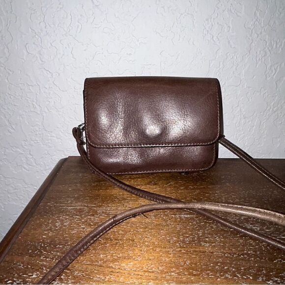 Pelle Studio Leather Crossbody Bag - Picture 1 of 7